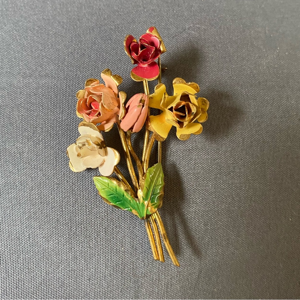 Flower bouquet pin brooch vintage